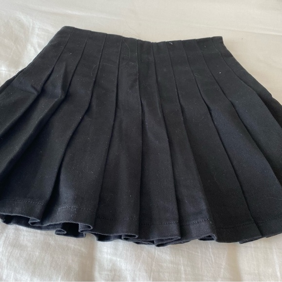 Brandy Melville John Galt Dana Black Pleated Tennis Mini Skirt - Picture 2 of 4